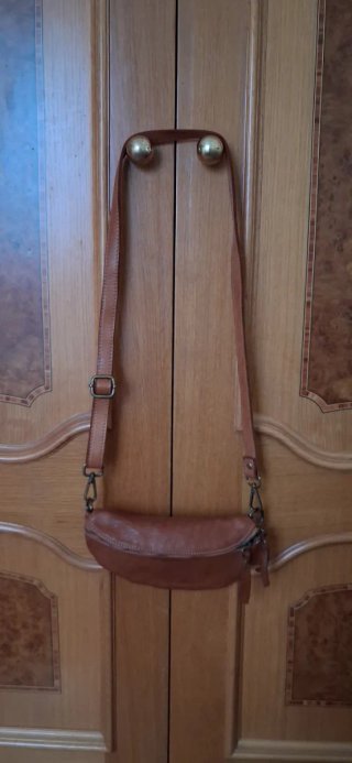 Bolso riñonera de cuero vacuno RECUIR