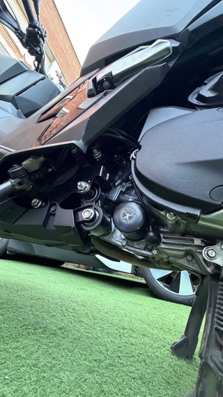 Honda ADV 350 Negra/Gris