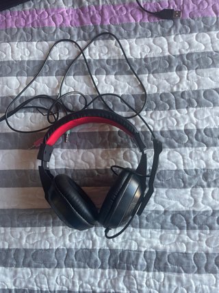 Teclado y Cascos Gaming GAME