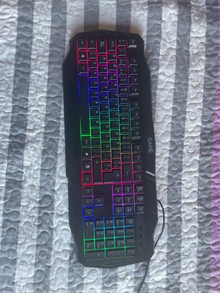 Teclado y Cascos Gaming GAME