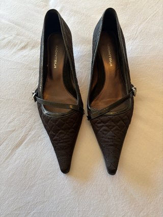 Zapatos de tacón Montblui negros. a estrenar