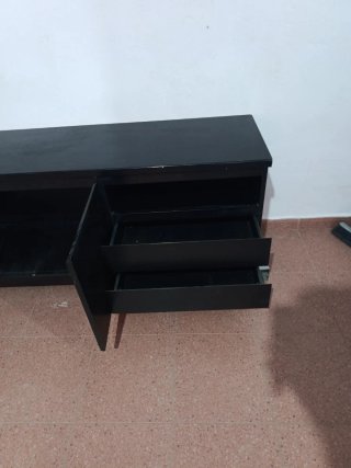 Mueble bajo TV negro madera