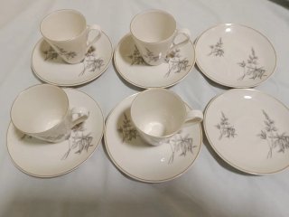 Lote 4 Tazas y 6 platos de porcelana Bidasoa
