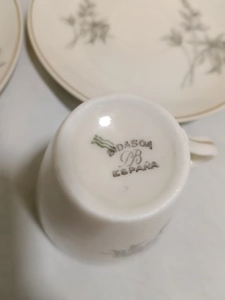Lote 4 Tazas y 6 platos de porcelana Bidasoa
