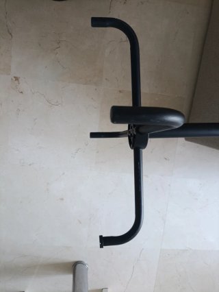 Perchero de pie negro