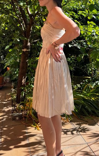 Vestido palabra de honor beige y naranja