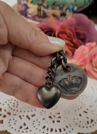 Colgante Juicy Couture Corazón y Corona Vintage
