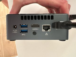 Pack: Intel NUC 16 GB RAM, 1 000GB y monitor 29