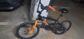 Bicicleta BMX Naranja y Negra