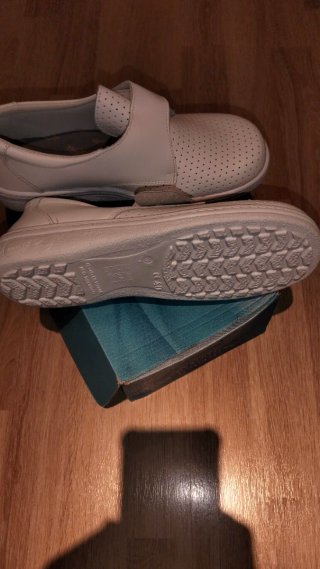 Zapatos de trabajo blancos mujer