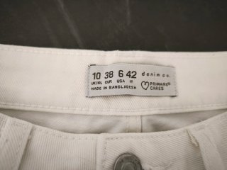 Pantalones vaqueros cortos.