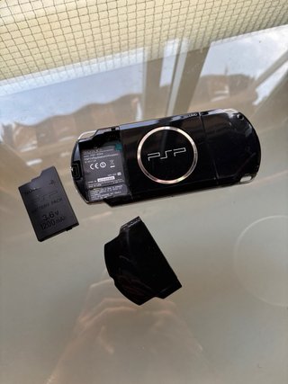 Sony PSP 3000 Negra + Cargador