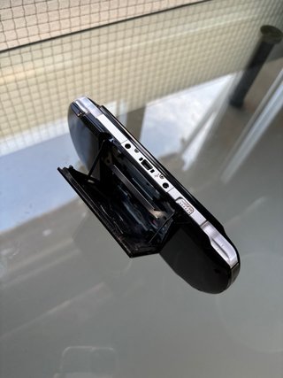 Sony PSP 3000 Negra + Cargador