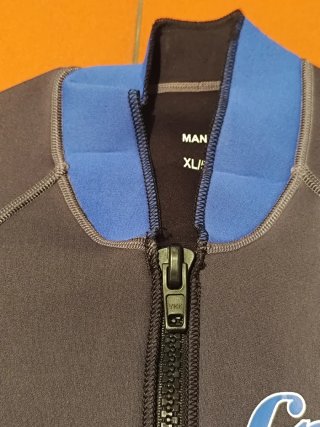 Traje de neopreno Cressi azul y negro XL.