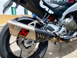 Aprilia 457rs Moto Deportiva Negra y Roja