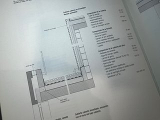 Construir La Arquitectura del Material En Bruto...