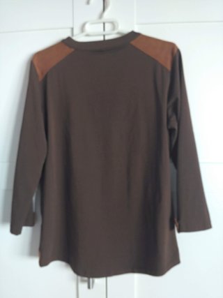 Lloyd’s. Camiseta detalle antelina. T. S