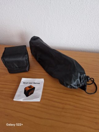 Nivel láser verde con trípode
