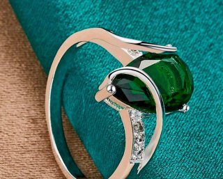 Anillo Plata de Ley 925 con Piedra Verde