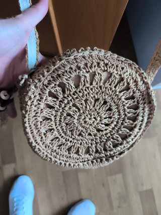 Bolso redondo de rafia beige