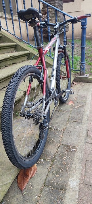 MOUNTAIN BIKE DECATHLON ROCKRIDER LEER