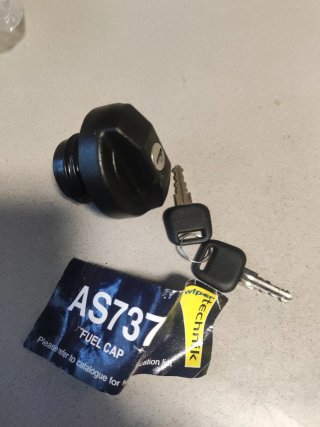 Tapón combustible. Nuevo