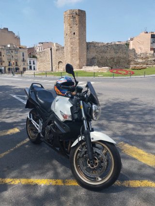 Suzuki GSR 600 Naked Blanca con itv