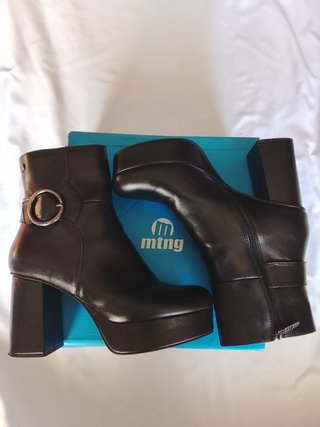 Botines Mustang Plataforma Negra