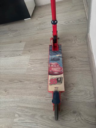 Patinete infantil Cars