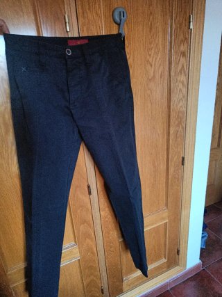 Traje negro marca Caramelo