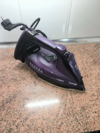 Plancha de vapor Tower morada