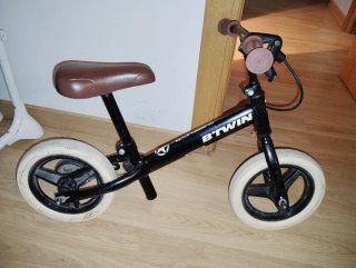 Bicicleta sin pedales para niños BT win negra
