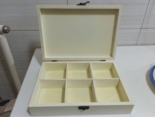 Costurero de madera con diseño vintage