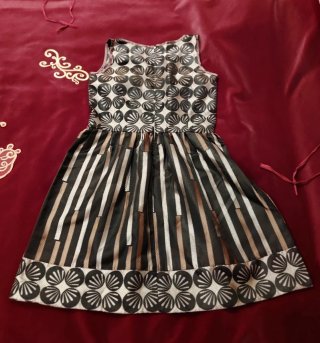 Precioso vestido cóctel negro y dorado
