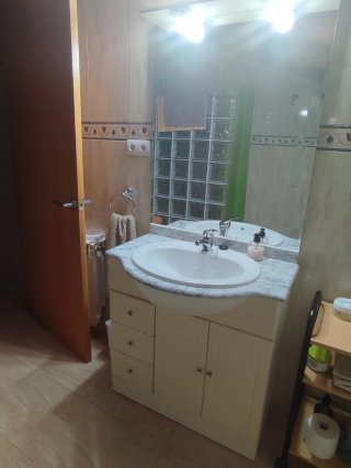 Mueble de lavabo con pica y espejo