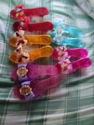 Zapatos niña Disney Talla 28 cuatro euros los 5