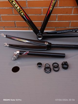 Cuadro de carbono COSTANTINO Professional. NUEVO.