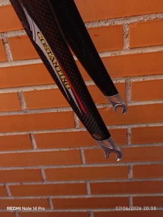 Cuadro de carbono COSTANTINO Professional. NUEVO.