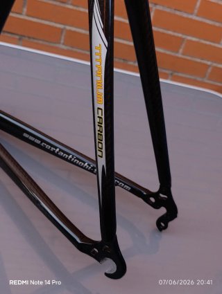 Cuadro de carbono COSTANTINO Professional. NUEVO.