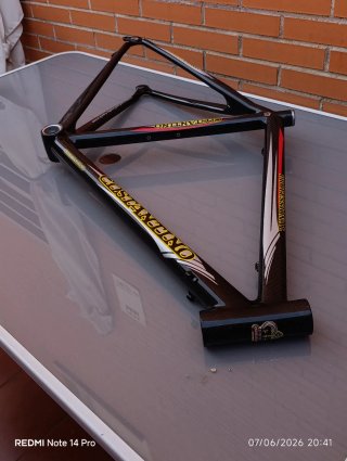 Cuadro de carbono COSTANTINO Professional. NUEVO.