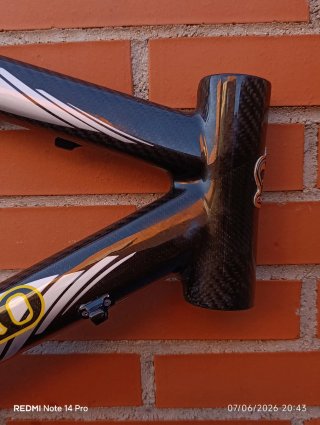 Cuadro de carbono COSTANTINO Professional. NUEVO.