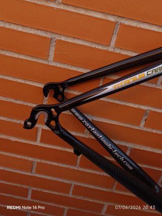 Cuadro de carbono COSTANTINO Professional. NUEVO.