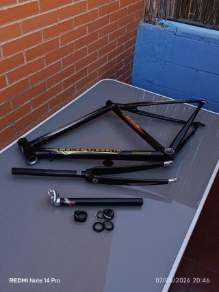 Cuadro de carbono COSTANTINO Professional. NUEVO.