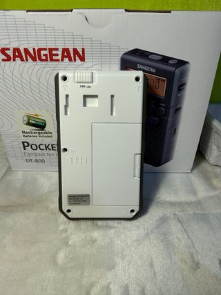 Radio portátil Sangean DT-800