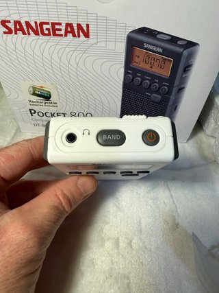 Radio portátil Sangean DT-800