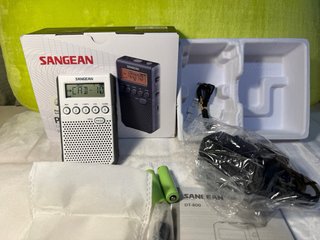 Radio portátil Sangean DT-800
