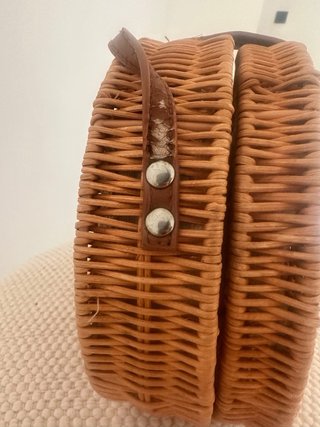 Bolso redondo de ratán