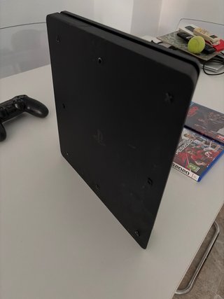 PS4 Slim 500GB Negra + 5 Juegos