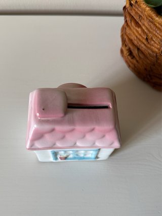 Hucha Vintage Cerámica Casita Conejo Rosa