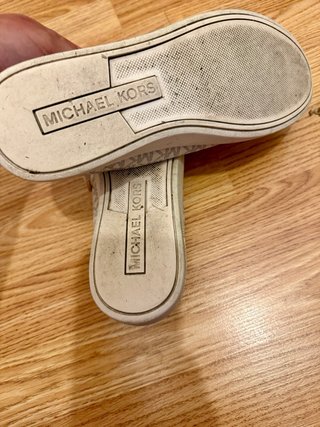 Michael Kors Zapatillas Blancas y Doradas